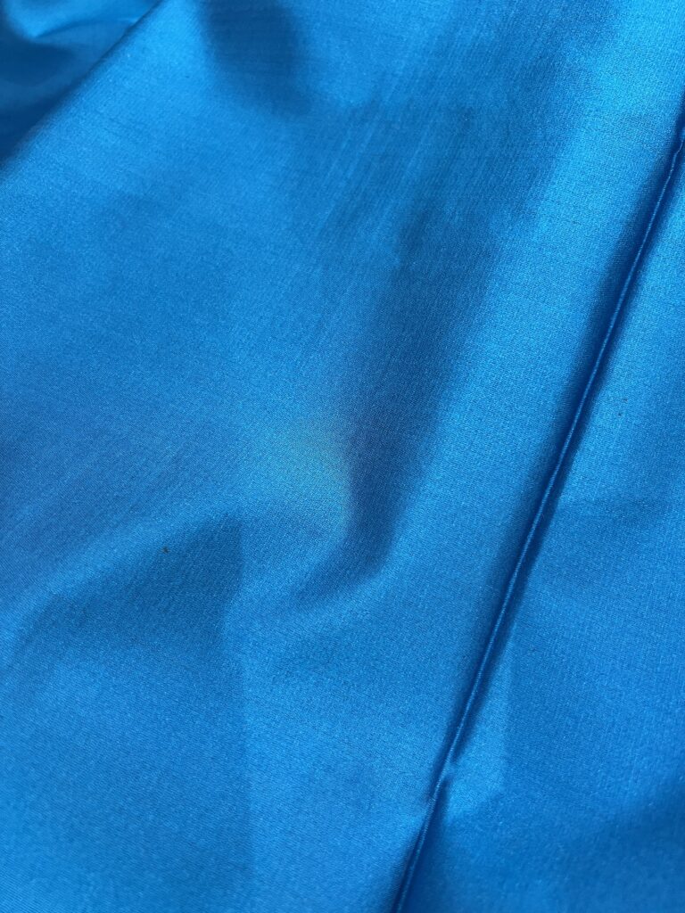 Soie Katan Bleue Tohora