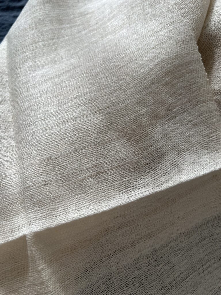 Soie de la paix Eri Crémeuse Couleur Cocon Tohora