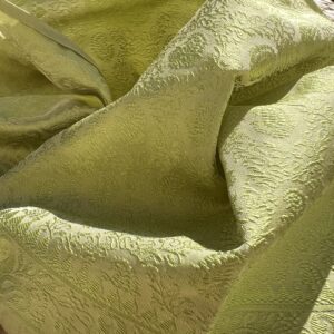 Carré Précieux soie tissé main 55cm Tohora – Eclat de Cachemire Vert Tilleul