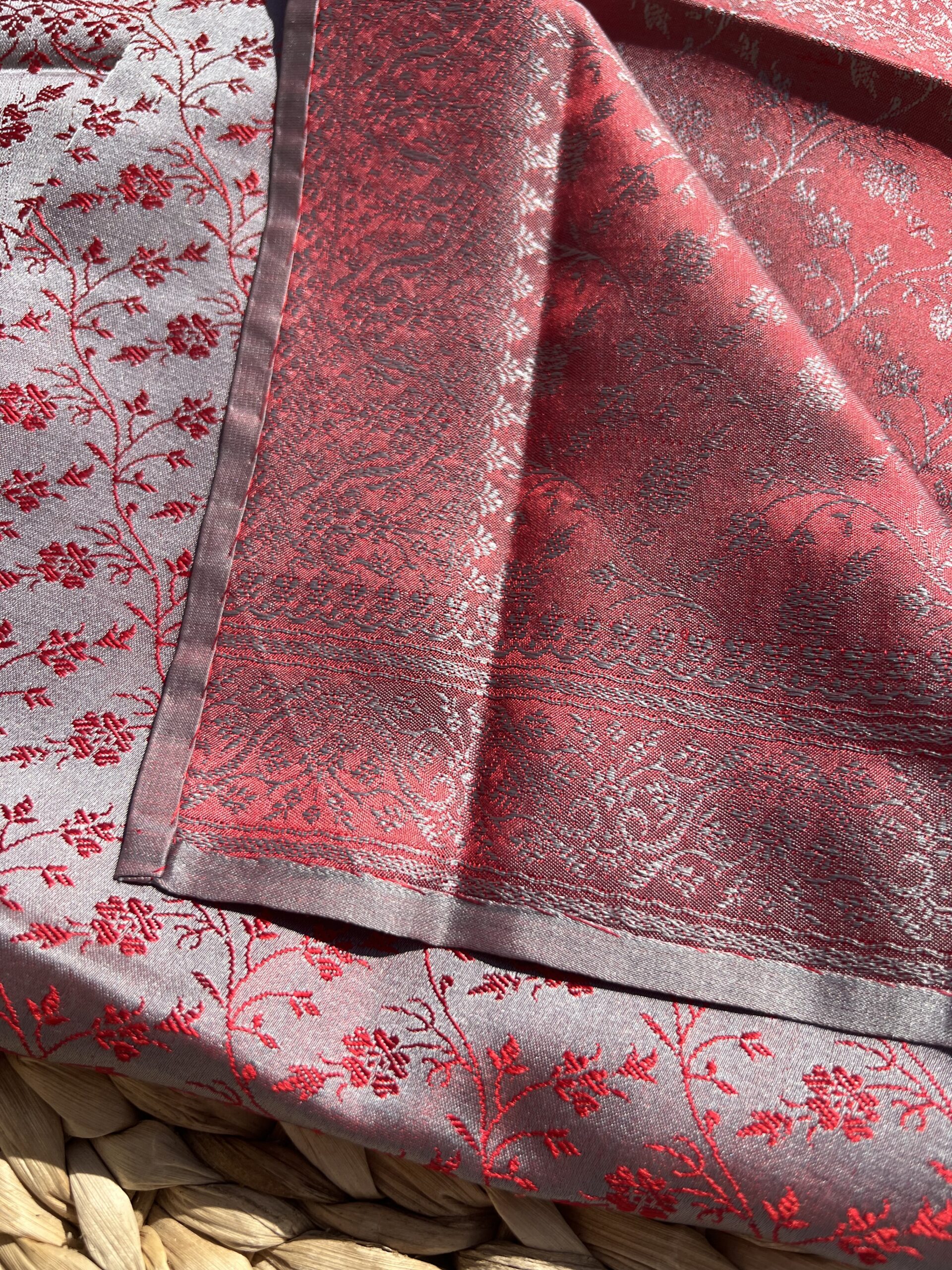 Carré Précieux soie tissé main 55 – Florelle Rouge & Argent | Tohora