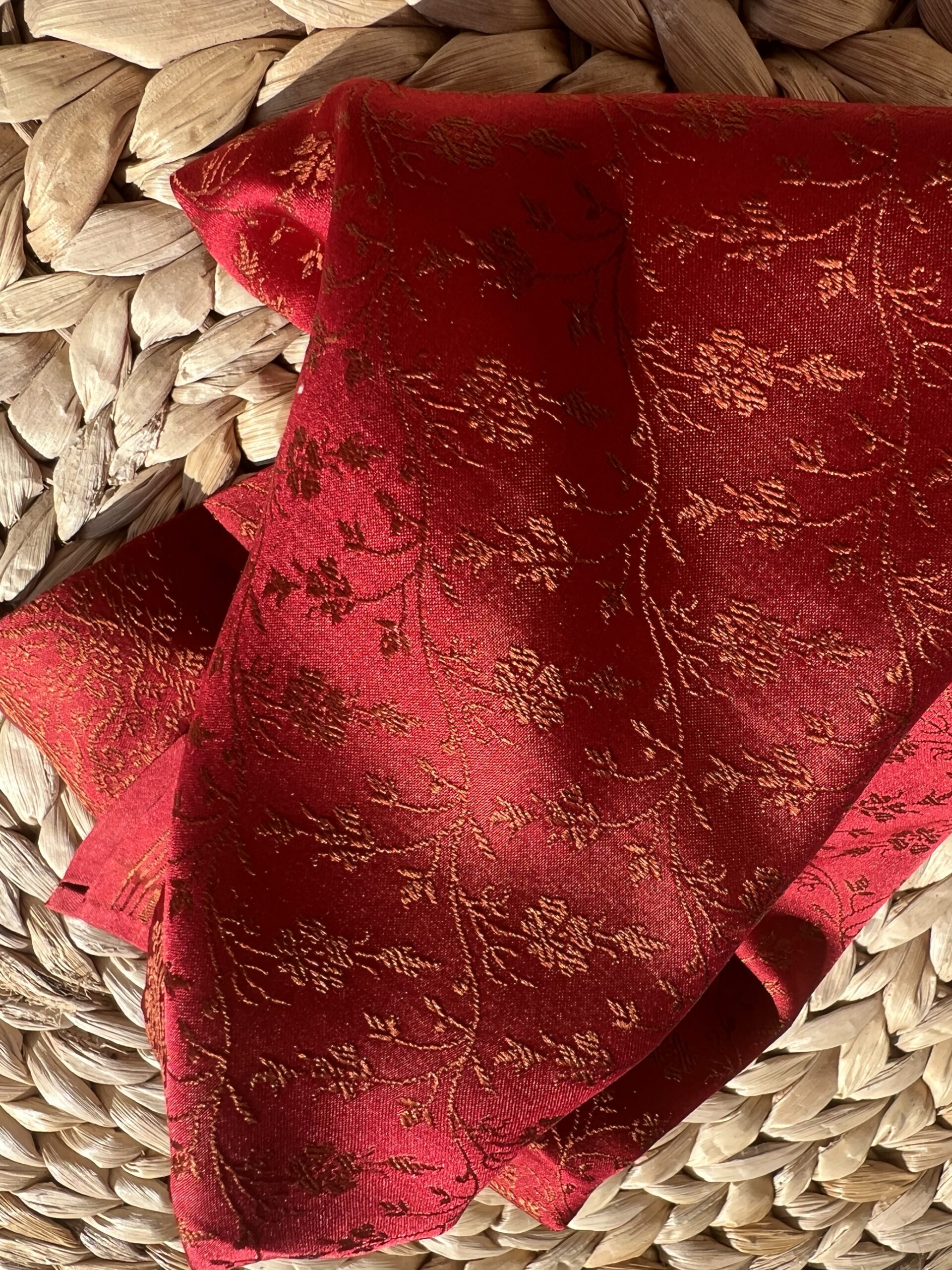Carré Précieux 55 – Florelle Rouge | Tohora