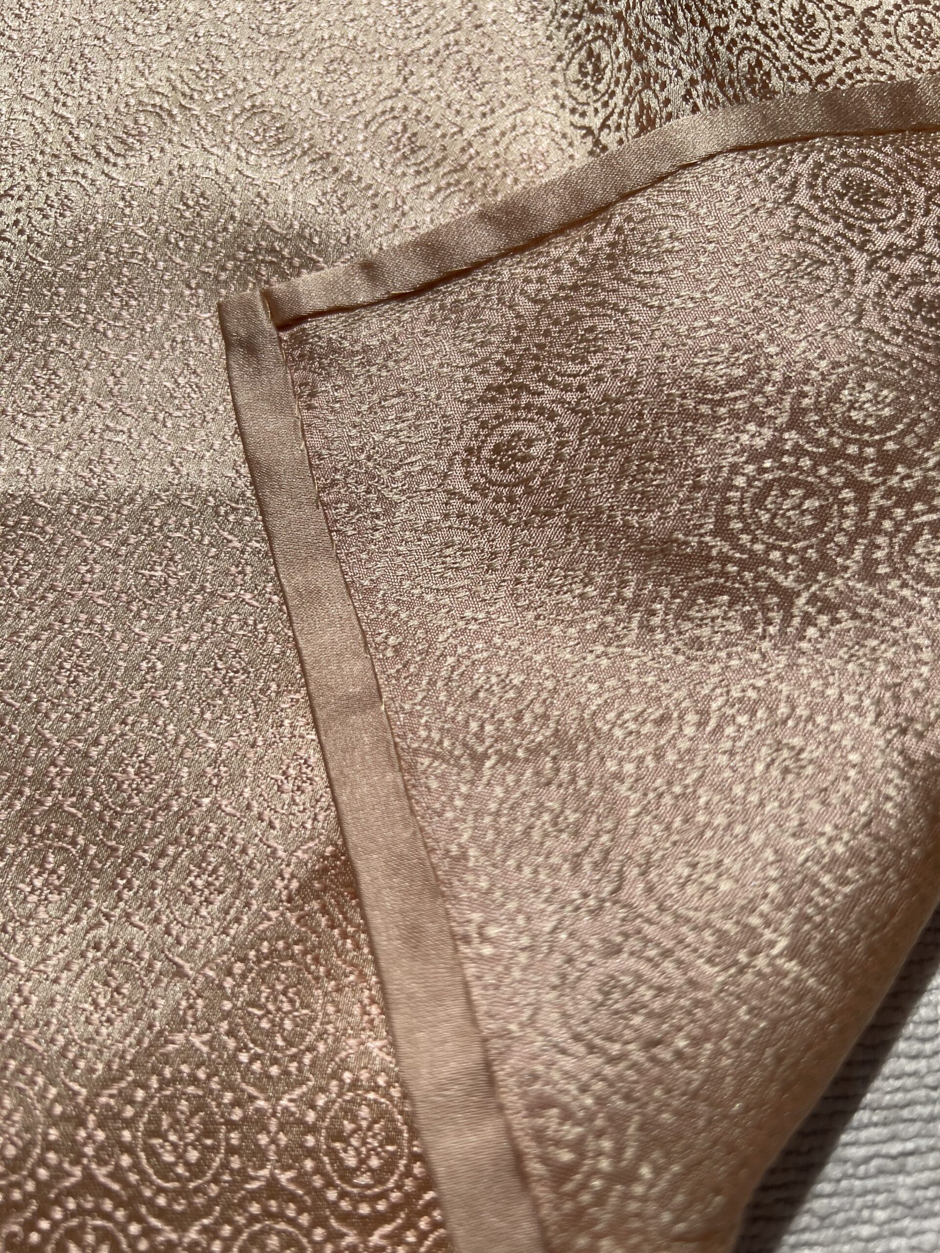 Carré Précieux 26 – Poudre de Soleil & Rosaces Éternelles Tissé Main | Tohora